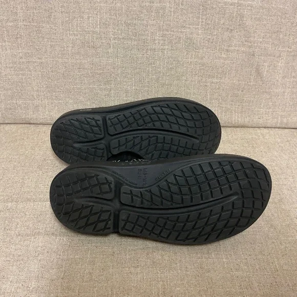 OOFOS Black Paisley-Print Slip-On Clogs - Picture 7 of 8